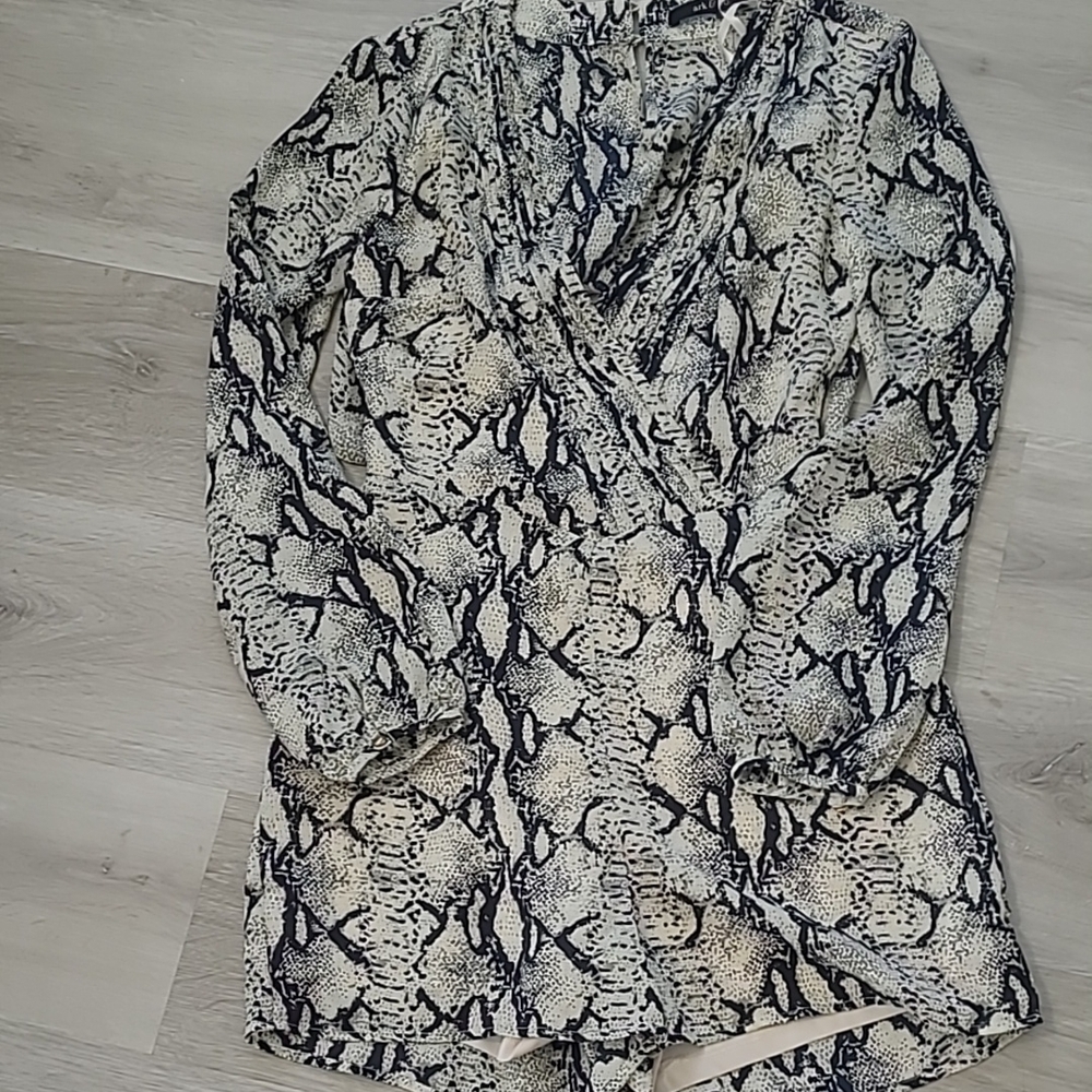 Ark & Co Gray Black Long Sleeve V-Neck Wrap Blouse